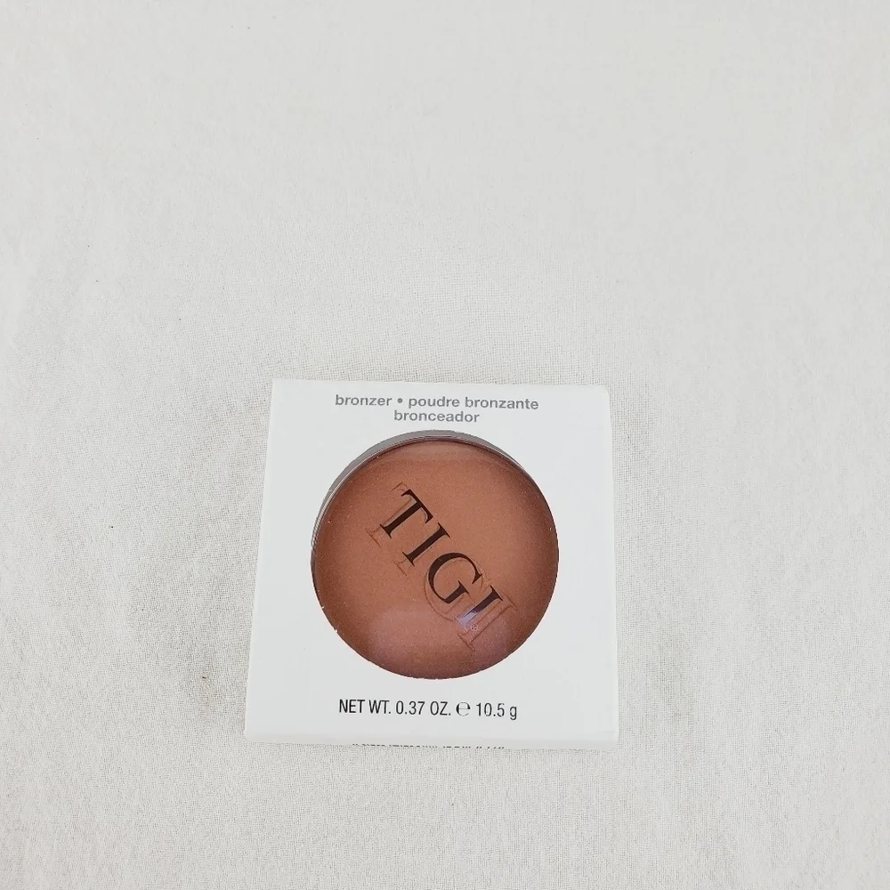 LAST ONE ❤️ TIGI bronzer shade gorgeous
